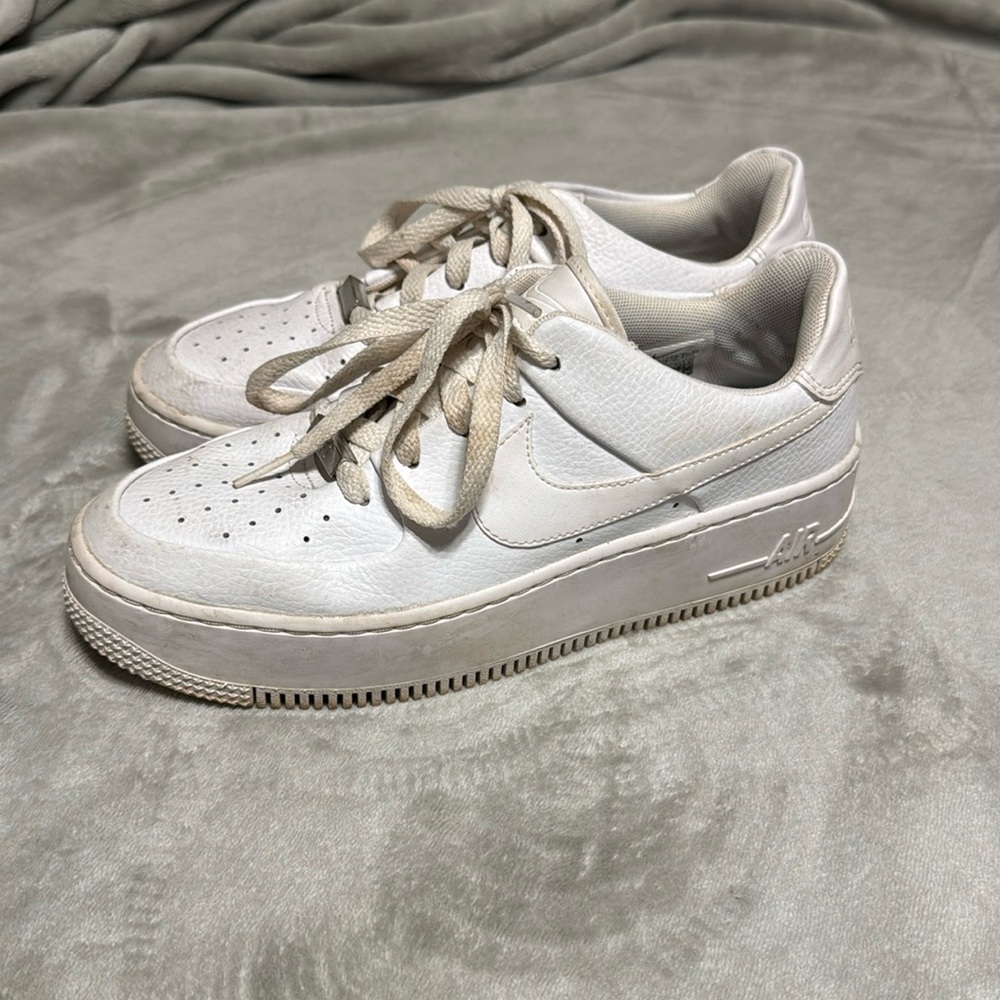 Women’s Nike shoes